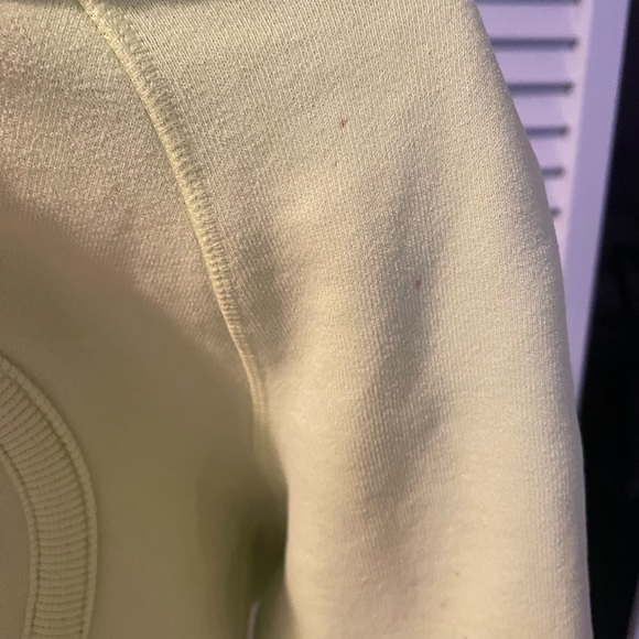 Green lululemon scuba hoodie - Picture 3 of 4